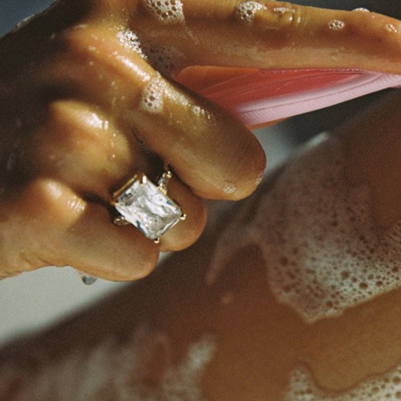 New vanessa mooney THE HEIRESS RING - Picture 3 of 3